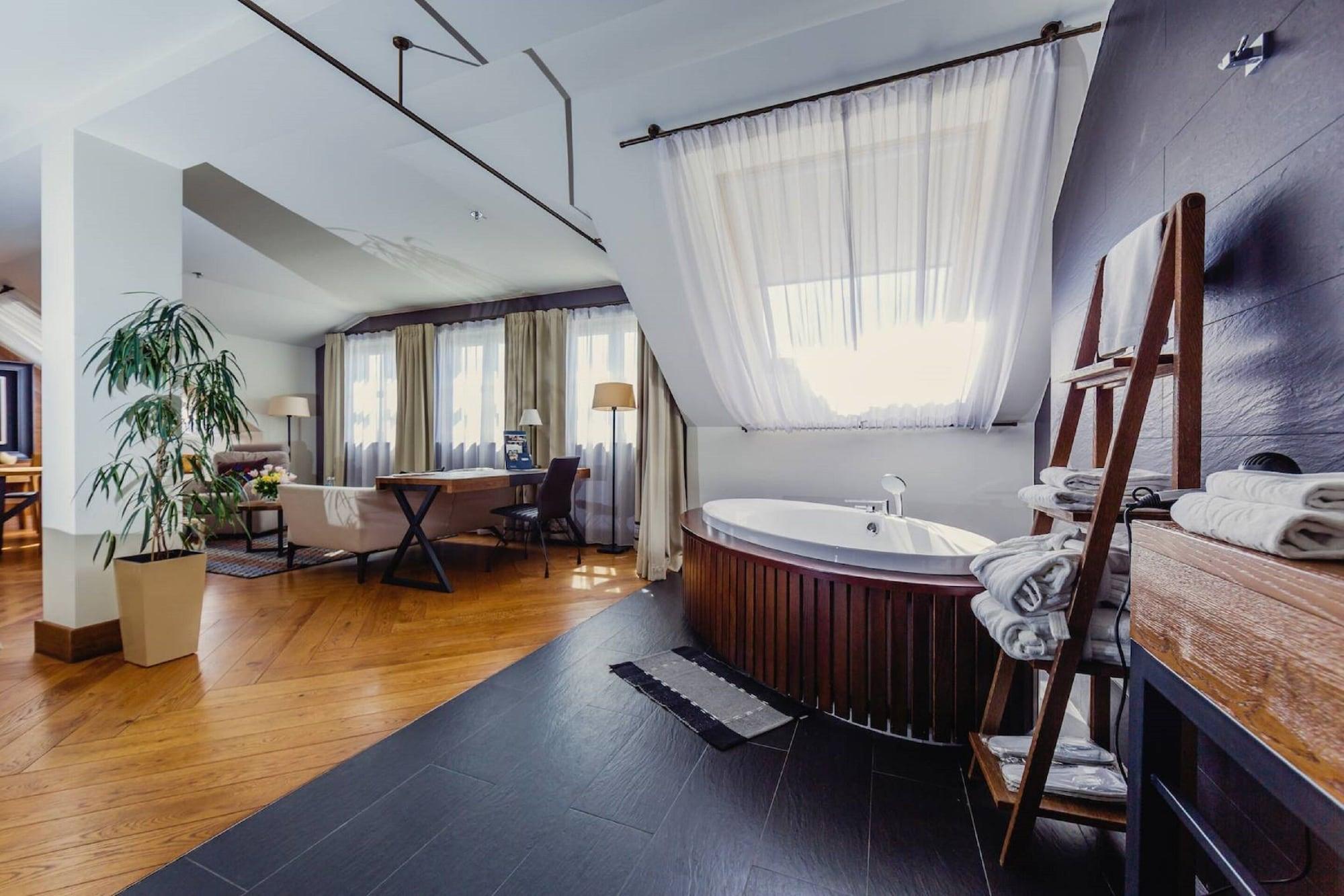 Hotel Bristol Tradition And Luxury 5*