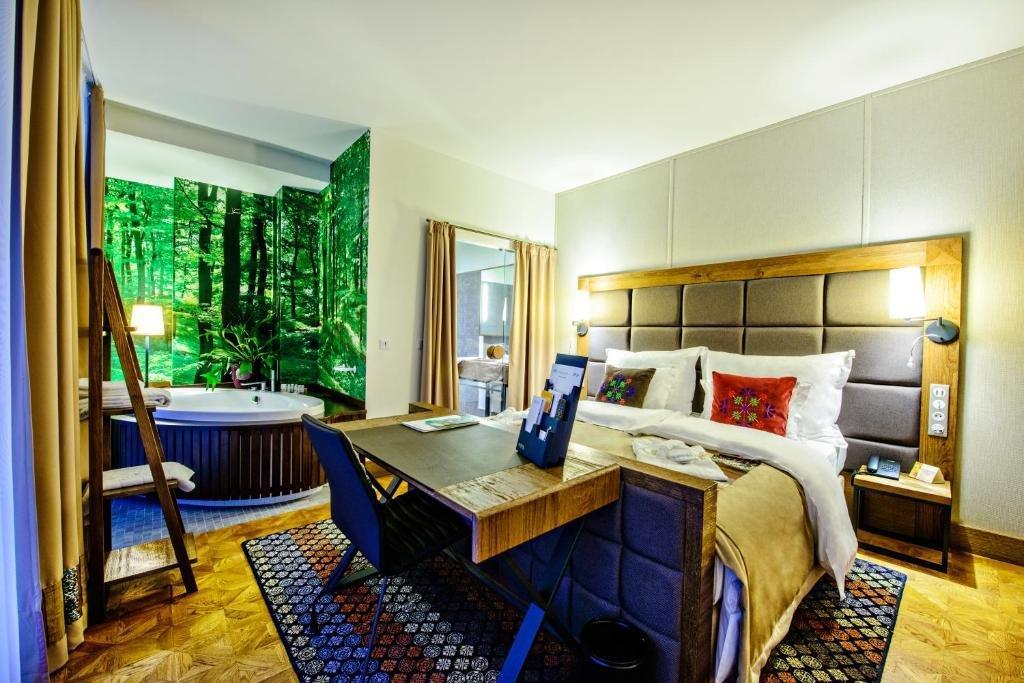 Hotel Bristol Tradition And Luxury