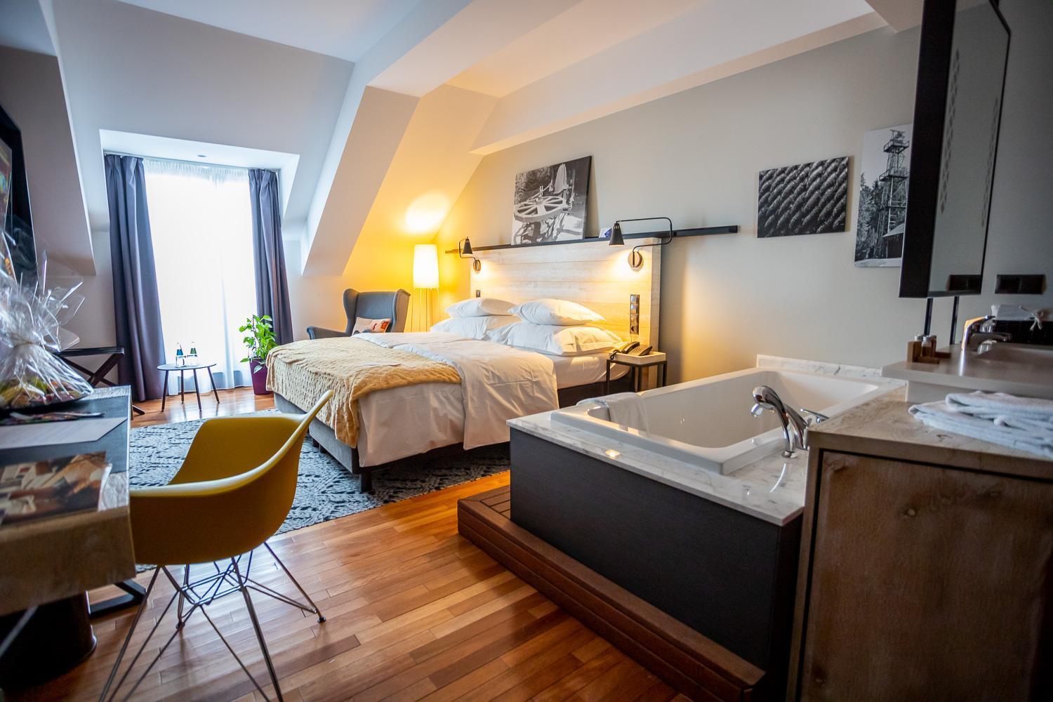 Bristol Tradition And Luxury Rzeszow